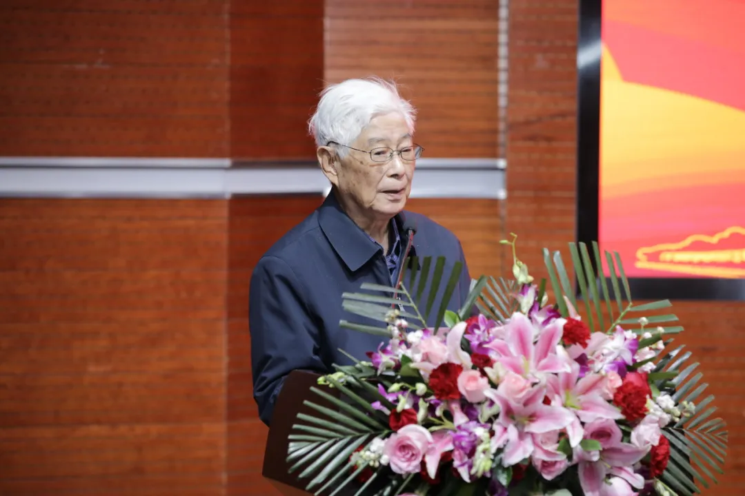 0991制片
资深教授 顾明远先生.jpg